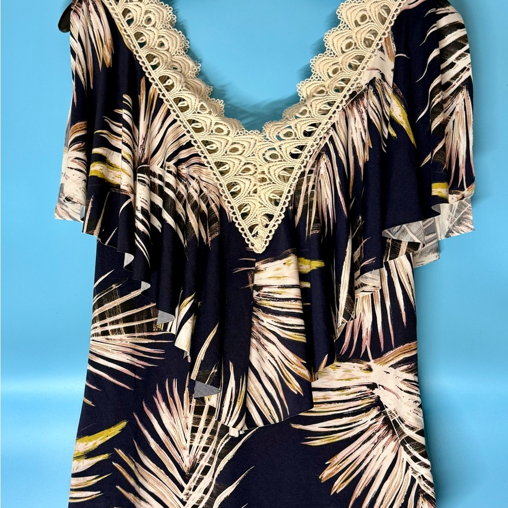 VENUS Cream Lace Trim Dress (nwot)